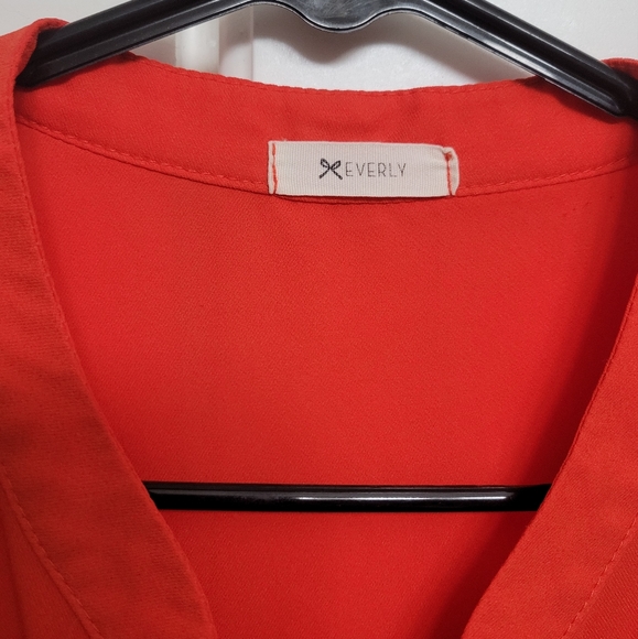 Everly Chiffon Sleeveless Top with Vintage Vibes size Large - Picture 3 of 8